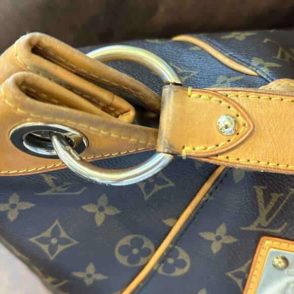 Louis Vuitton Galliera PM Monogram Shoulder Bag - Picture 15 of 16